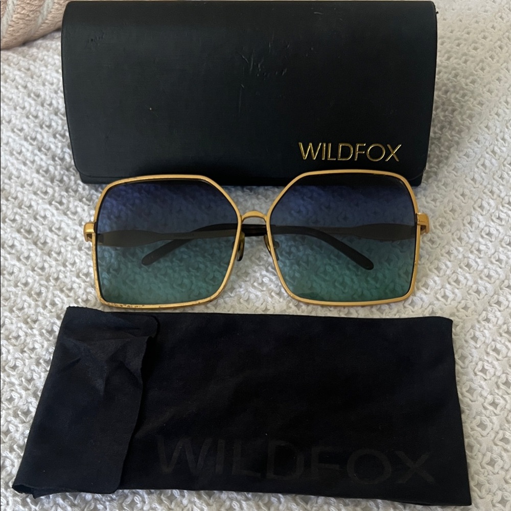 Wildfox Fontaine Large Square Sunglasses with Gold Frame and Blue Lenses